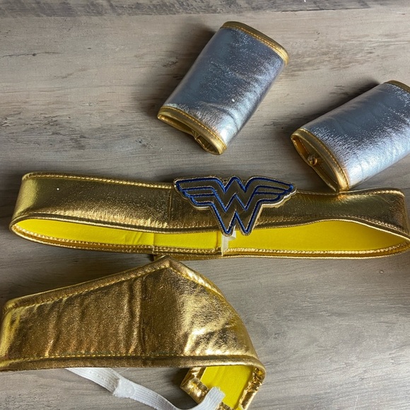 Wonder Woman Kids Costume Dress with Cape, Headband, Wristbands, and Belt- Small - Picture 7 of 10